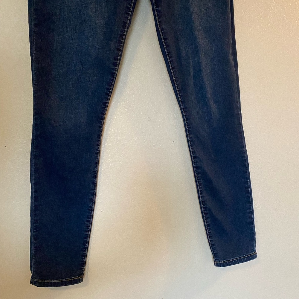 GUESS Jeans Mid Rise Skinny - Picture 7 of 8
